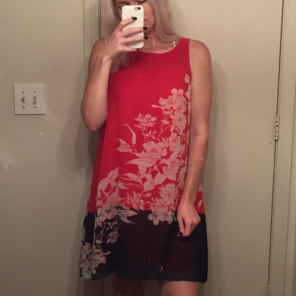 Floral Max Studio sleeveless shift dress